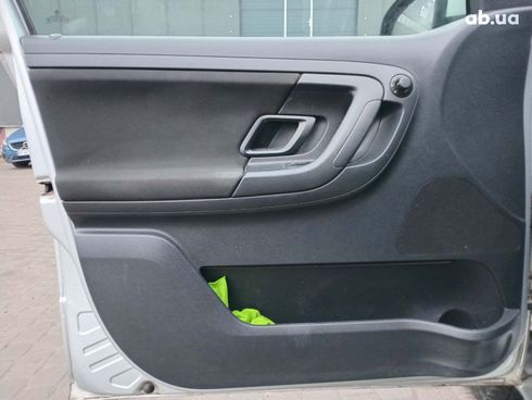 Skoda Fabia 2011 серый - фото 8