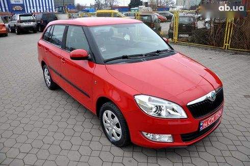 Skoda Fabia 2012 - фото 3