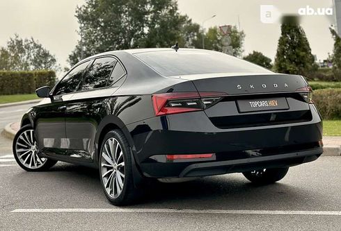 Skoda Superb 2020 - фото 9