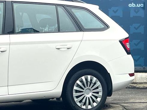 Skoda Fabia 2021 - фото 12