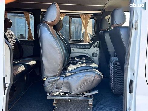 Renault Trafic 2011 - фото 29