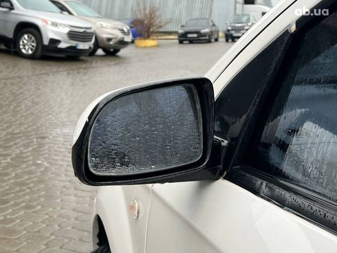 Chevrolet Aveo 2006 белый - фото 25