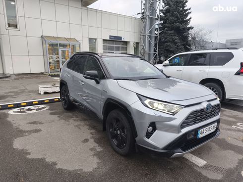 Toyota RAV4 Hybrid 2019 серый - фото 4