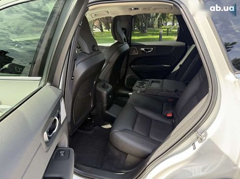Volvo XC60 2020 - фото 29