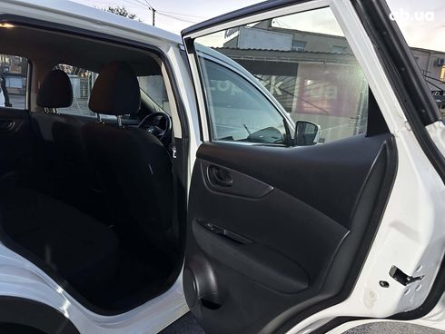 Nissan Qashqai 2019 белый - фото 17