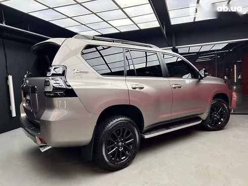 Toyota Land Cruiser Prado 2022 - фото 20