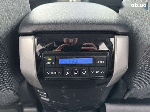 Toyota Land Cruiser Prado 2020 - фото 28