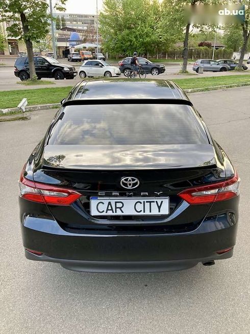 Toyota Camry 2021 - фото 6