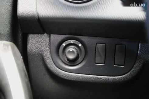 Renault Sandero 2019 - фото 20