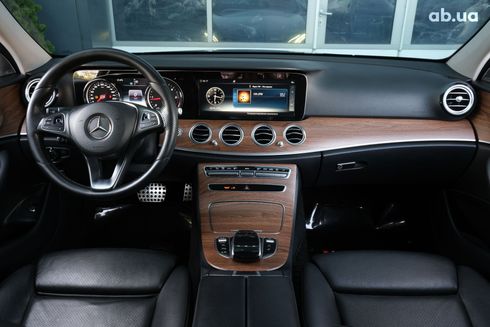 Mercedes-Benz E-Класс 2018 черный - фото 5