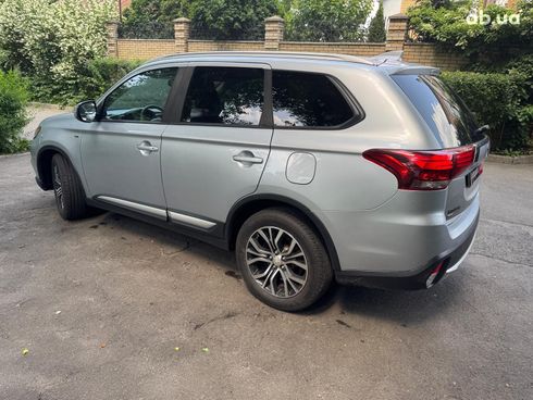 Mitsubishi Outlander 2016 серый - фото 9