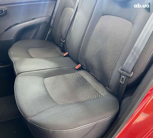 Hyundai i10 2012 - фото 6