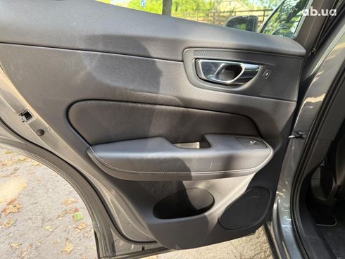 Volvo XC60 2019 серый - фото 24
