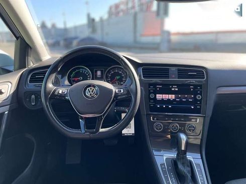 Volkswagen e-Golf 2020 - фото 24