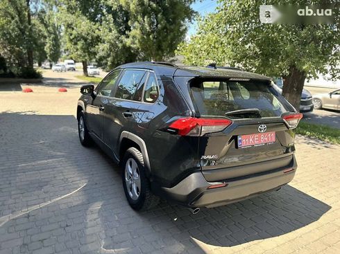 Toyota RAV4 2021 - фото 29