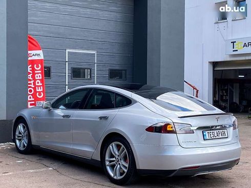 Tesla Model S 2013 - фото 8