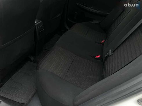 Toyota Corolla 2010 - фото 18