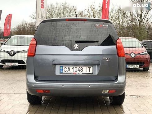 Peugeot 5008 2011 - фото 16