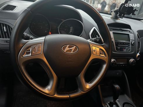 Hyundai ix35 2012 бежевый - фото 23