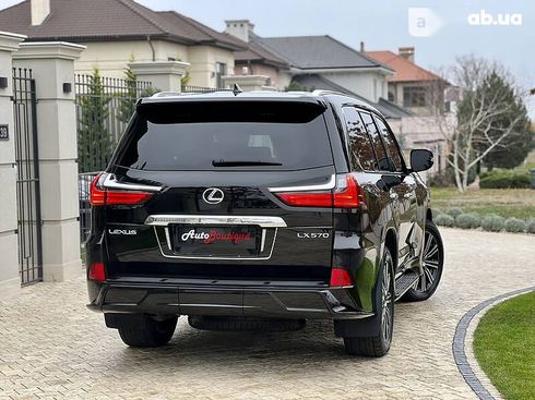 Lexus LX 2017 - фото 11