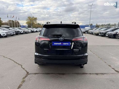 Toyota RAV4 2017 - фото 6