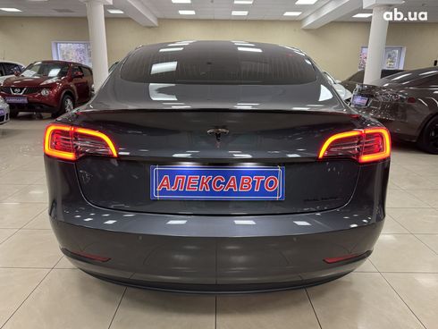 Tesla Model 3 2018 серый - фото 12