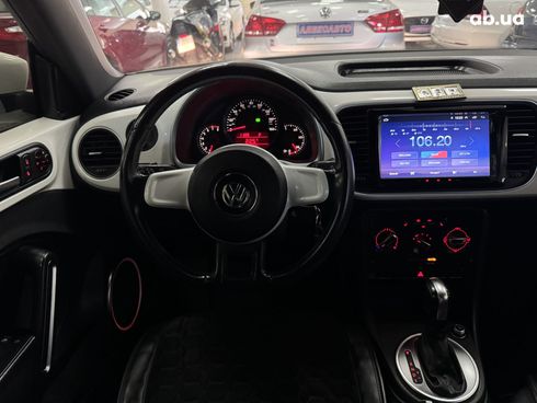 Volkswagen Beetle 2012 белый - фото 8