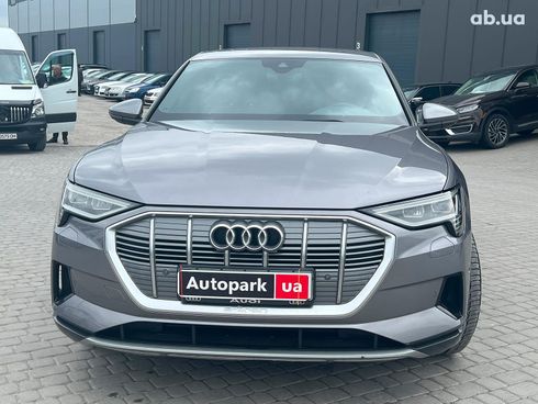 Audi E-Tron 2019 серый - фото 4