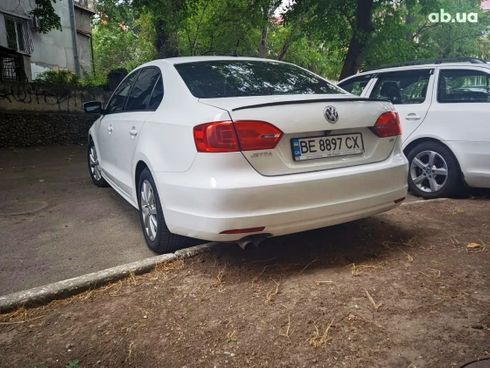 Volkswagen Jetta 2014 белый - фото 4