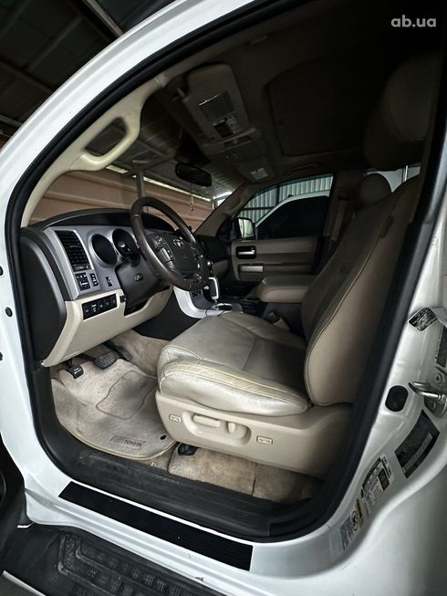 Toyota Sequoia 2008 белый - фото 3