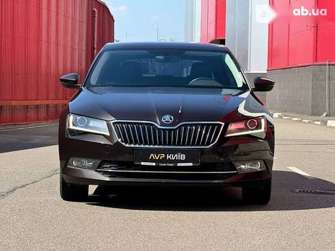 Skoda Superb 2018 - фото 3