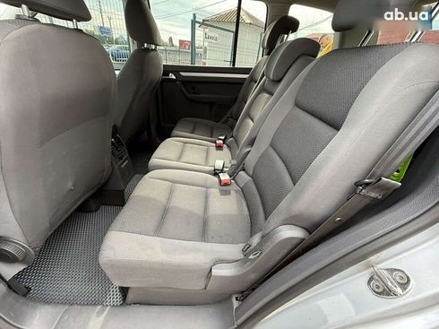 Volkswagen Touran 2012 - фото 13