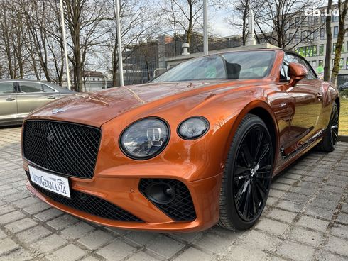 Bentley Continental GT 2022 - фото 9