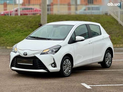 Toyota Yaris 2017 - фото 12