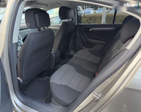 Volkswagen Passat 2013 - фото 19