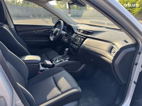 Nissan Rogue 2019 серебристый - фото 10