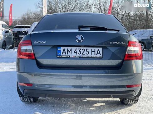 Skoda Octavia 2017 - фото 15