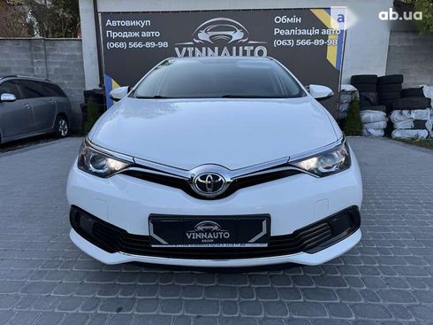 Toyota Auris 2017 - фото 6