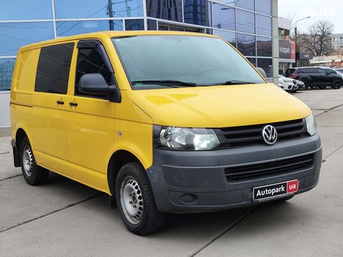 Volkswagen T5 (Transporter) 2011 желтый - фото 13