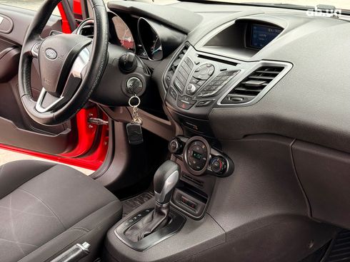 Ford Fiesta 2016 красный - фото 19