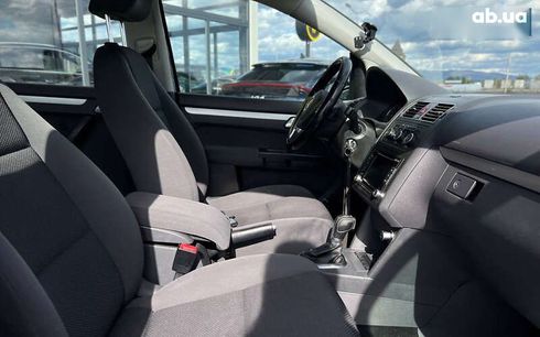 Volkswagen Touran 2015 - фото 18