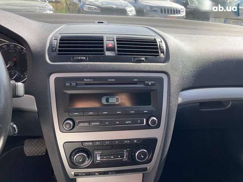 Skoda Octavia 2010 - фото 16