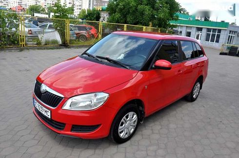 Skoda Fabia 2010 - фото 13