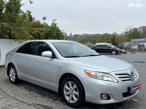 Toyota Camry 2010 серый - фото 5