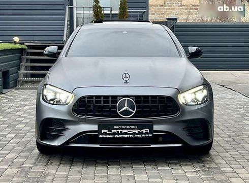 Mercedes-Benz E-Класс 2021 - фото 2