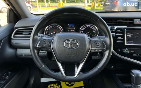 Toyota Camry 2019 - фото 11
