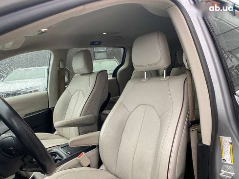 Chrysler Pacifica 2016 - фото 18