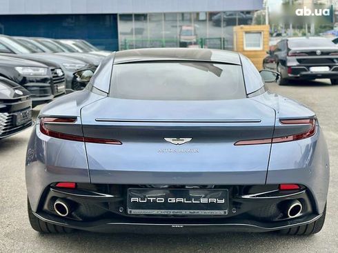 Aston Martin DB11 2017 - фото 9