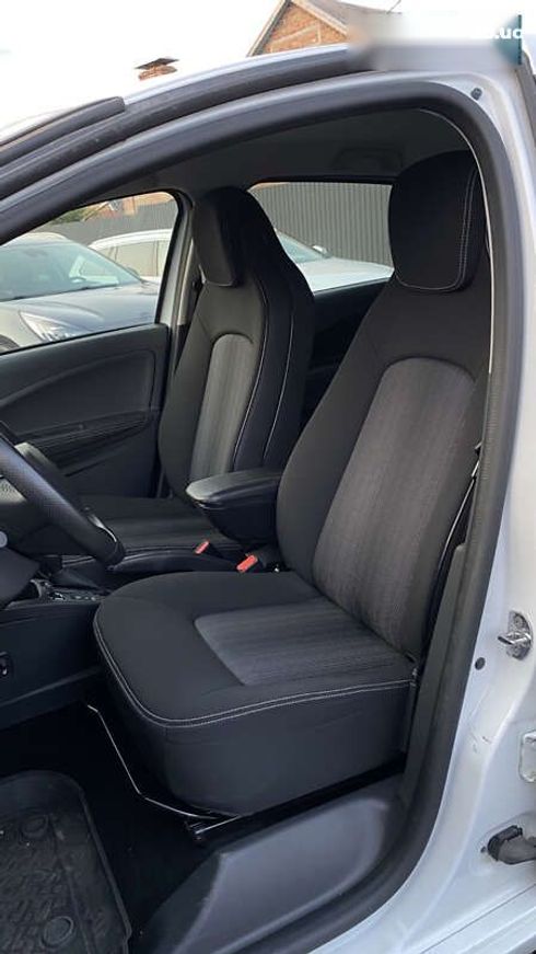 Renault Zoe 2019 - фото 26