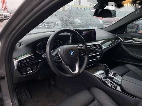 BMW 5 серия 2020 - фото 12